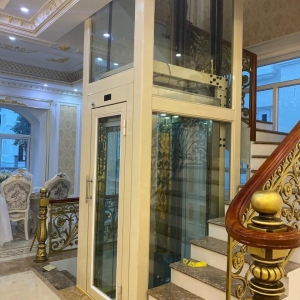 thang máy quan sát